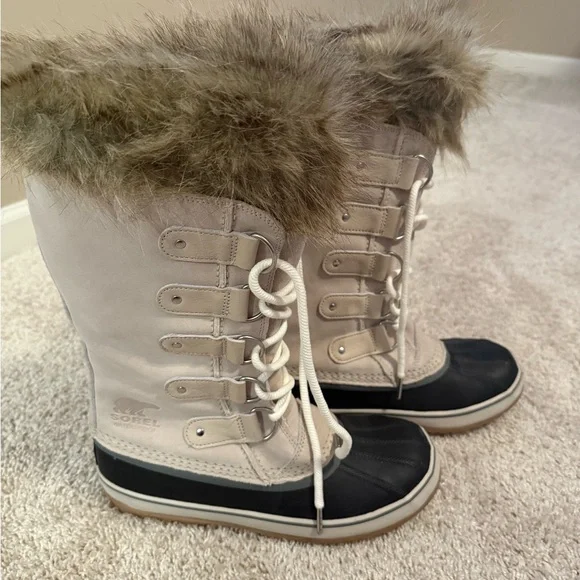 Women's Beige and Black Fur-Lined Boots - Picture 2 of 7